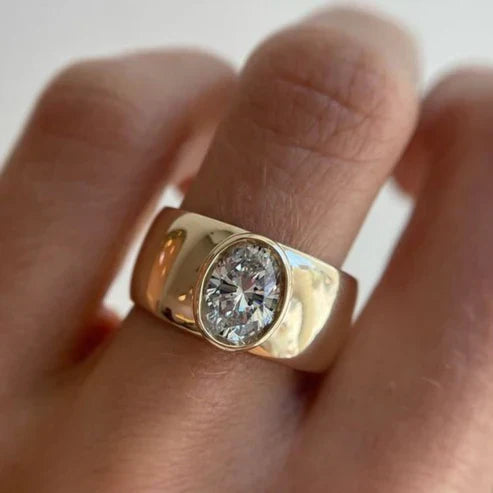 Vintage Inlaid Zirconia Ring – Gold Tone, Sizes 6 to 10