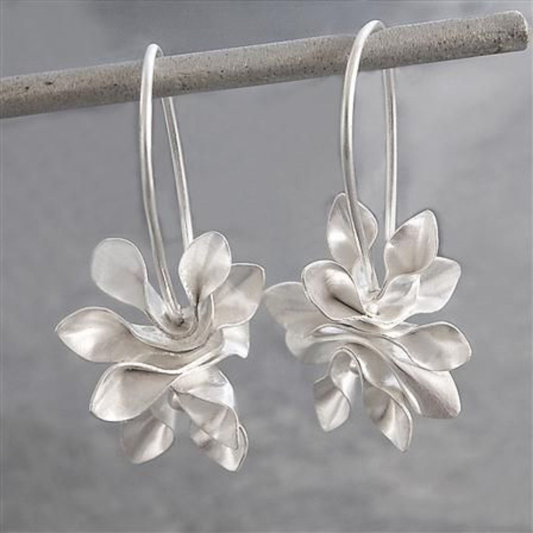 Vintage Irregular Silver Earrings – Sculpted Floral Design