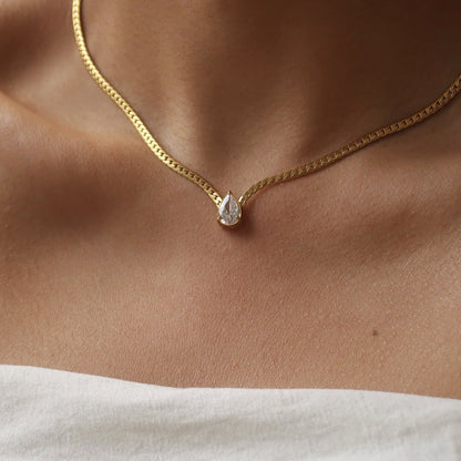 Timeless Brilliance Necklace – 18K Gold Solitaire Crystal Necklace