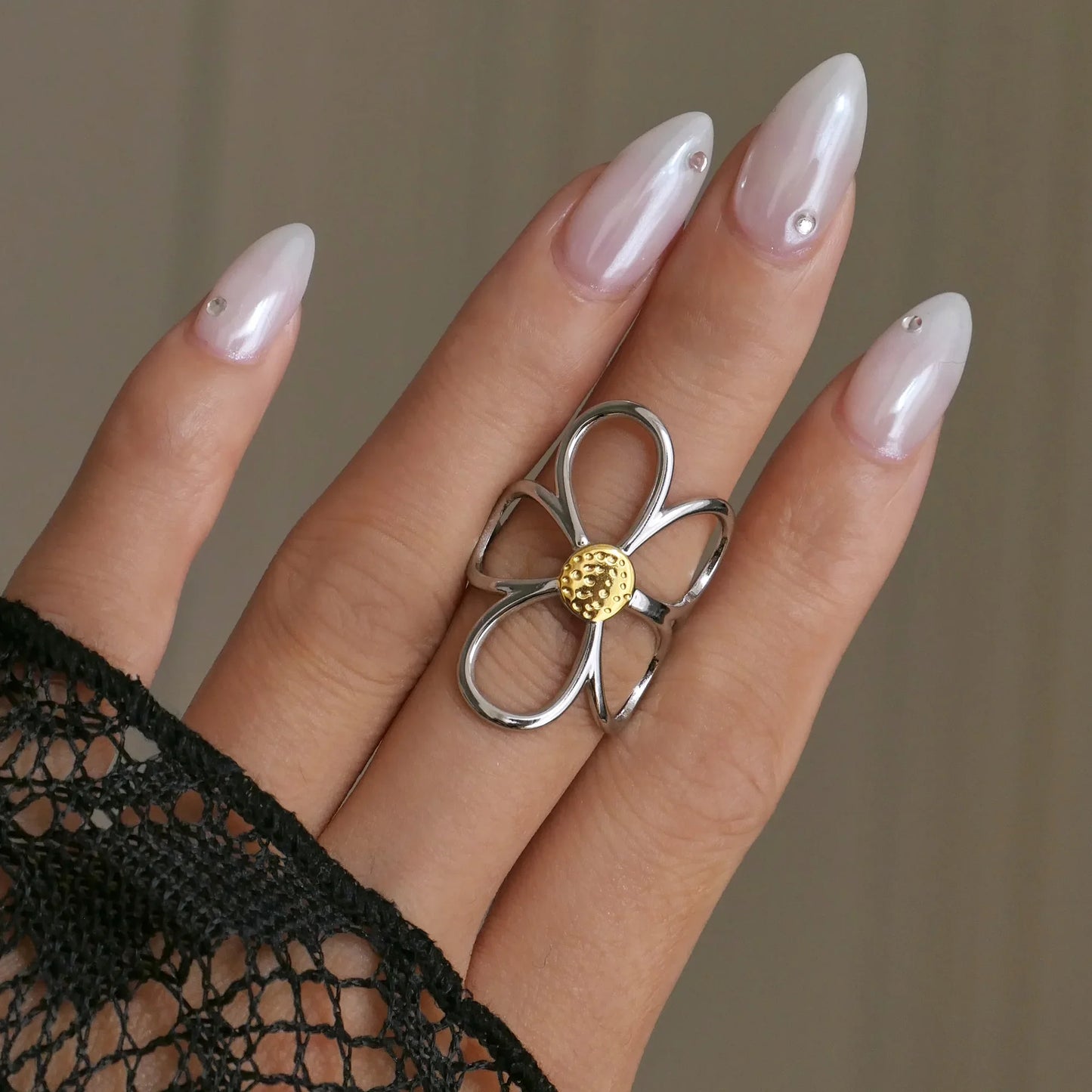 June Garden Daisy Ring – Waterproof Adjustable Stainless Steel