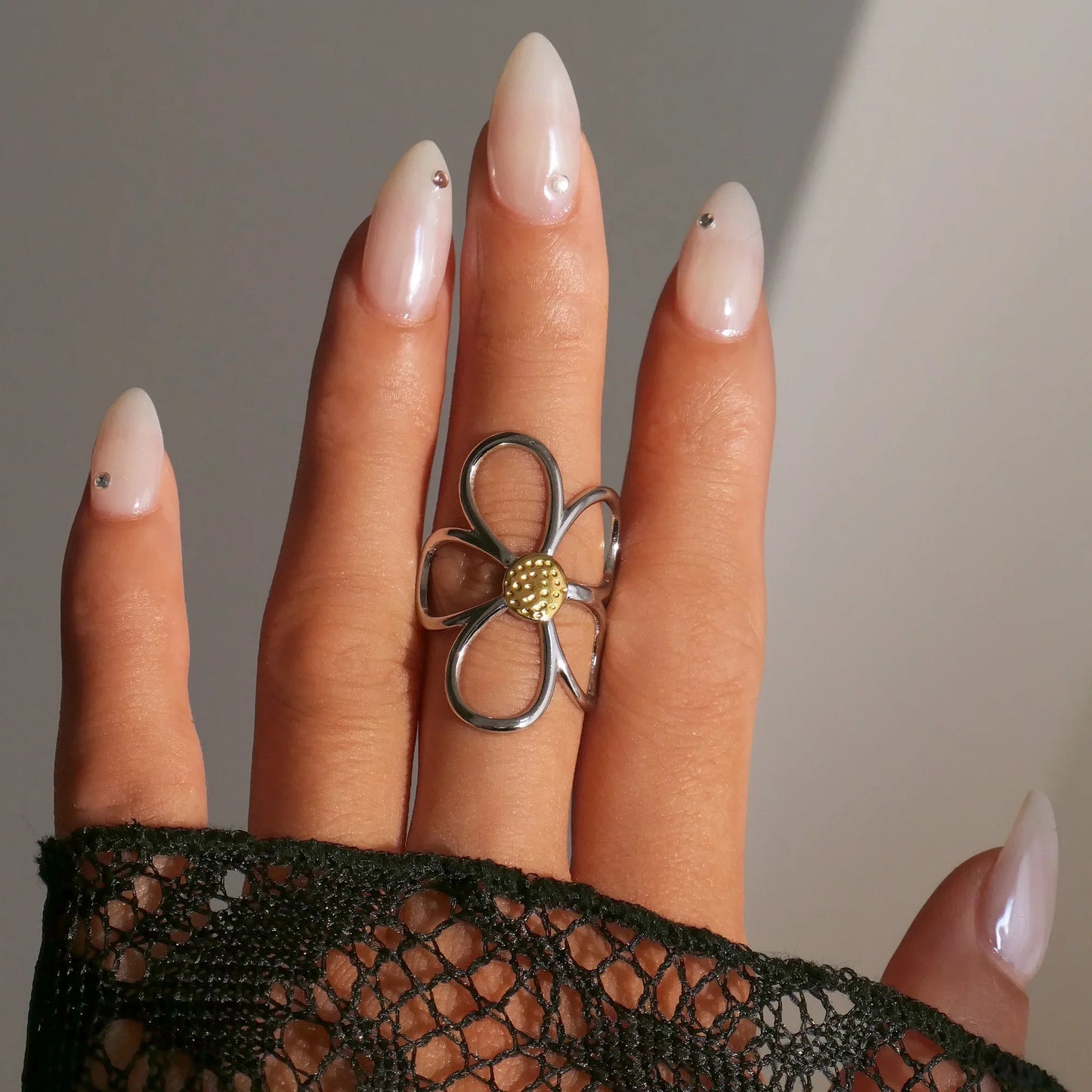 June Garden Daisy Ring – Waterproof Adjustable Stainless Steel