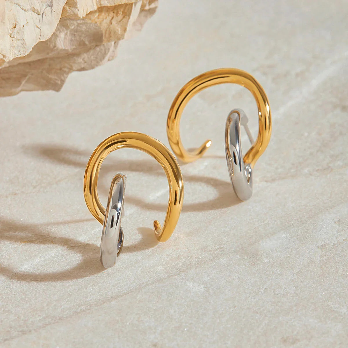 Intertwined Ear Hugger Earrings – 18K Gold Plated Stainless Steel