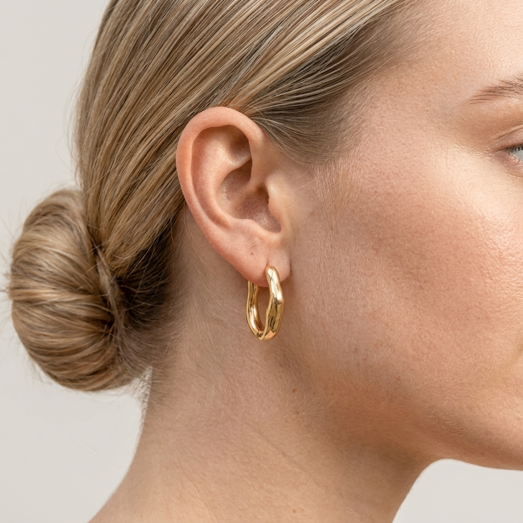 Sana Hoop Earrings – 26mm 18K Gold Waterproof Oval Hoop Earrings