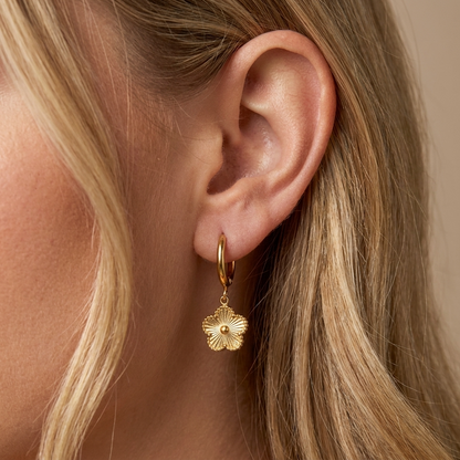 Gia Clover Earrings – 18K Gold Lucky Clover Drop Earrings