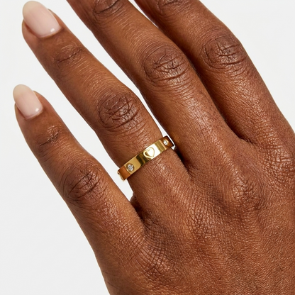 Thalia Heart Ring – 18K Gold Crystal Heart Ring