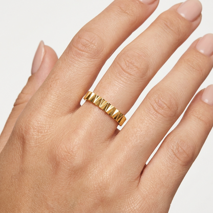 Reene Ring – 18K Gold Angular Geometric Minimalist Ring