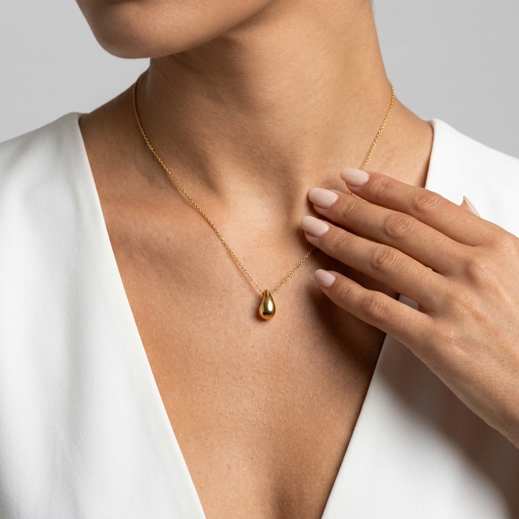 Mira Necklace – Sleek 18K Gold Waterproof Everyday Necklace