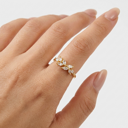 Delia Leaf Ring – 925 Sterling Silver Crystal Leaf Ring