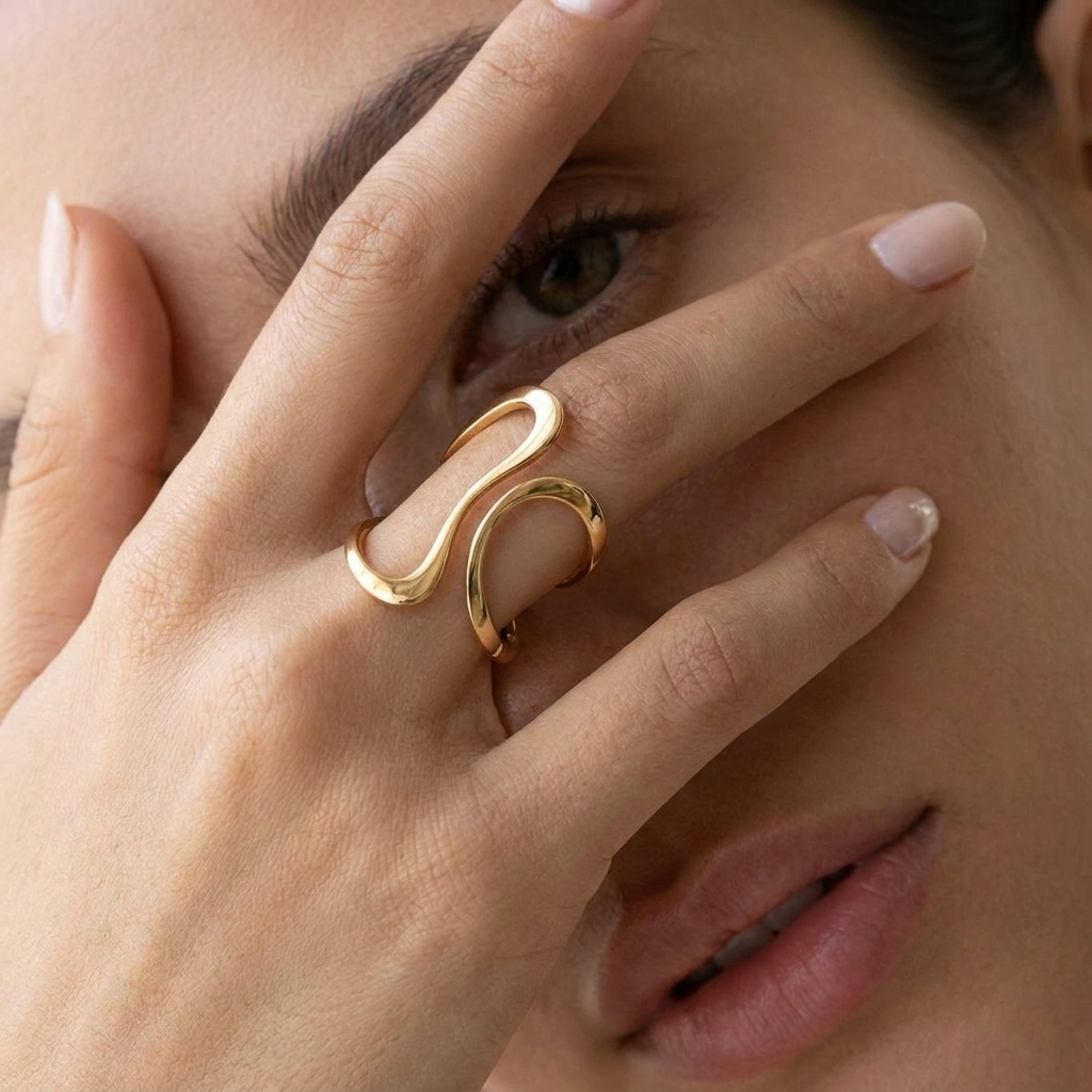 Elina Ring – 18K Gold Textured Band Ring (One Size)