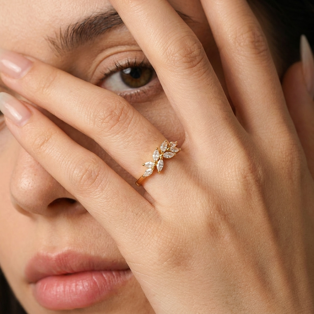 Delia Leaf Ring – 925 Sterling Silver Crystal Leaf Ring
