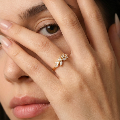Delia Leaf Ring – 925 Sterling Silver Crystal Leaf Ring