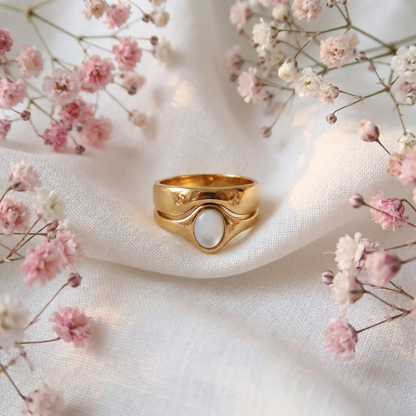 Monaco Dome Ring – 18K Gold Mother of Pearl Sculptural Ring