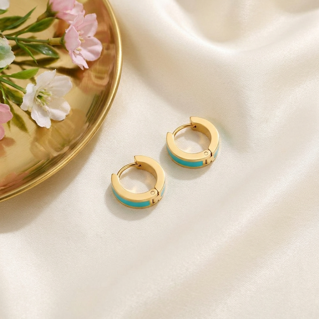 Vera Hoop Earrings – 18K Gold Small Waterproof Huggie Hoops