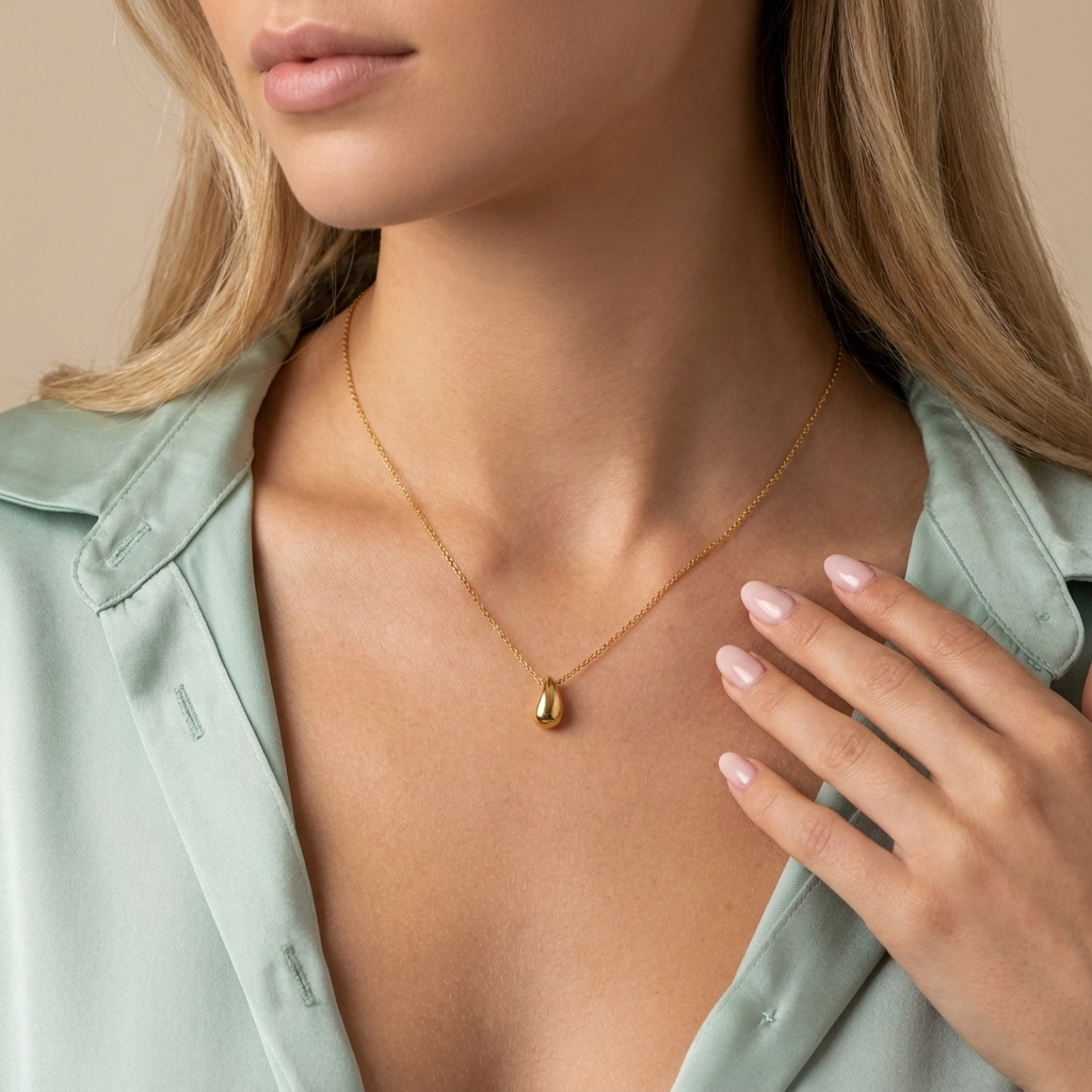 Mira Necklace – Sleek 18K Gold Waterproof Everyday Necklace