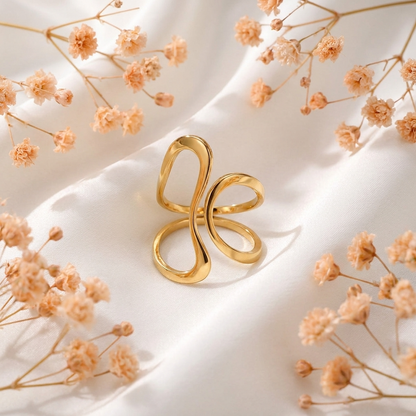 Elina Ring – 18K Gold Textured Band Ring (One Size)