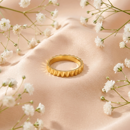 Reene Ring – 18K Gold Angular Geometric Minimalist Ring