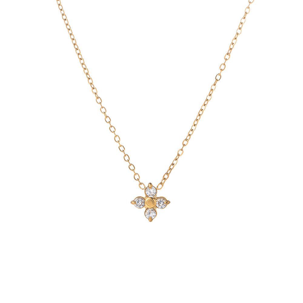 Iris Clover Necklace – 18K Gold Crystal Lucky Clover Pendant Necklace
