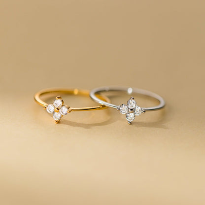 Léa Clover Ring – 18K Gold Crystal Lucky Clover Ring