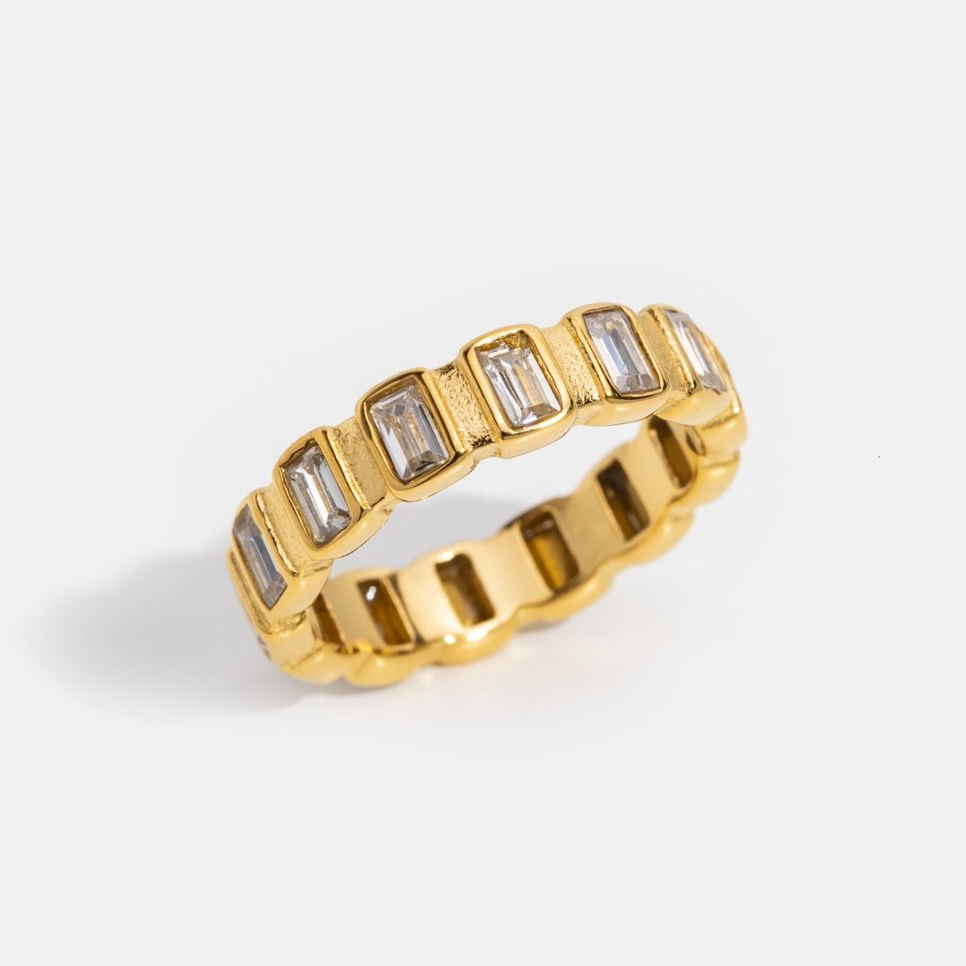 Poppy Crystal Ring – 18K Gold Crystal Waterproof Ring