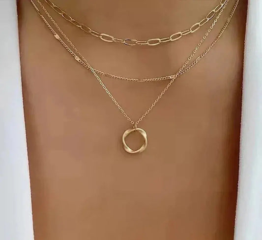 Vintage Gold Layered Chain and Pendant Necklace – Ready to Wear