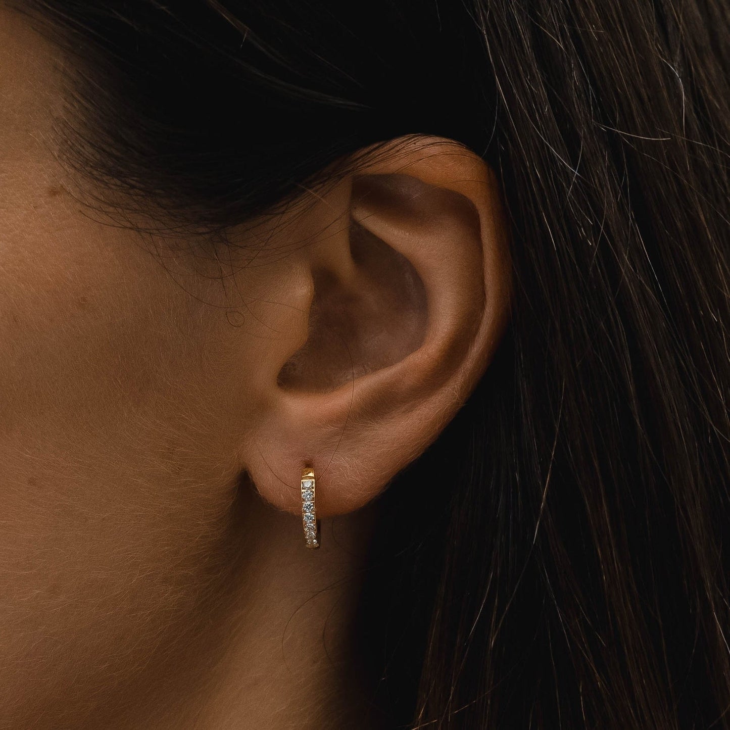 Yva Petite Hoops – 13mm 18K Gold Small Crystal Hoop Earrings